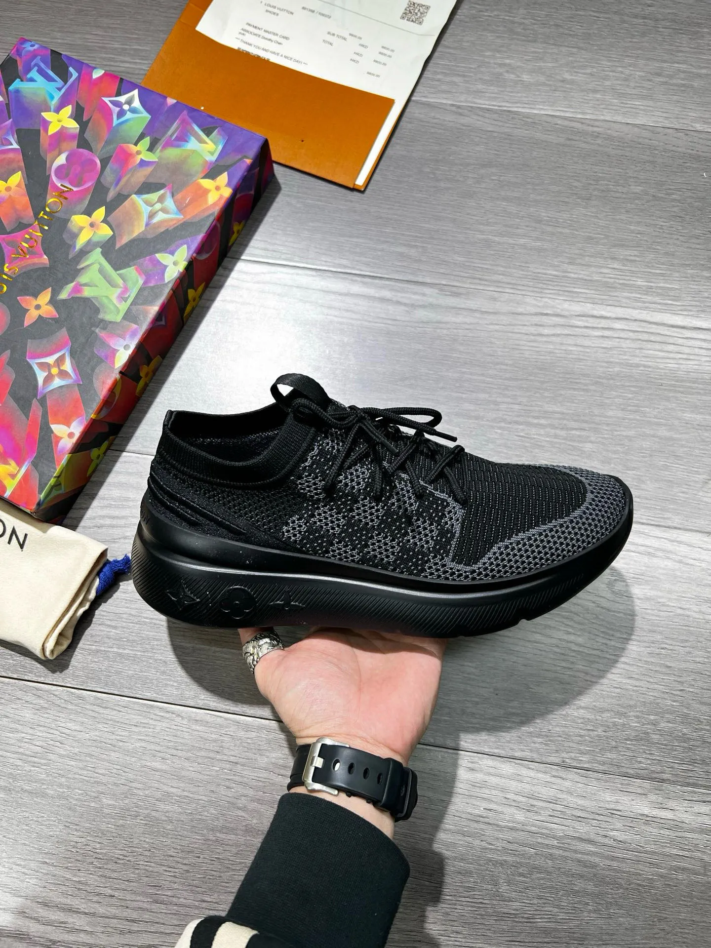 Ex-factory price: 460💰◾️▫️Lv~ Brand new low-cut men’s socks and shoes👟, made of special elastic knitted fabric consistent with the high-end original version, thickened and thickened to ensure multi-season practicality and wrinkle resistance, and will never deform or become loose after repeated stretching! It feels light and comfortable on your feet! Four colors available, Size: 38-45 (45 is custom-made and cannot be returned or exchanged)